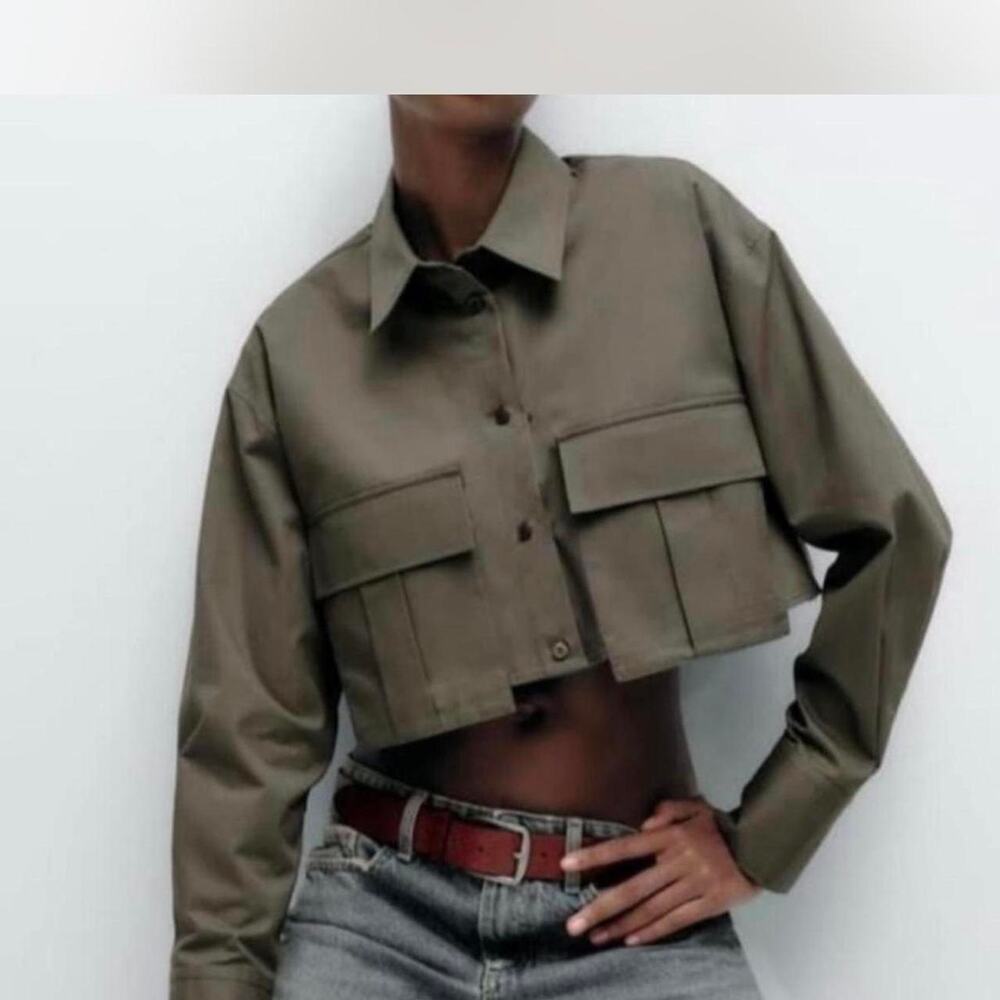 Zara khaki cropped button up xs